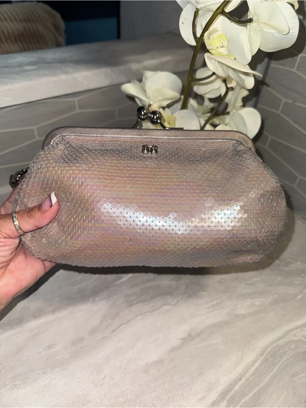 Like NEW Coach KISS LOCK Sequined Metallic Light Tones Wristlet Clutch FitsPhone